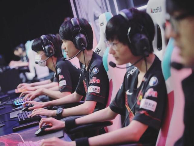 他不过是舆 他不过是舆