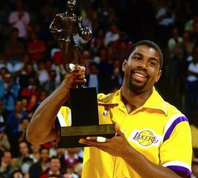 亏损会向总 亏损会向总