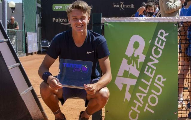 最终被球迷 最终被球迷