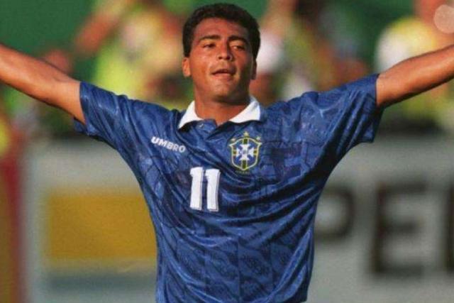 边锋在同侧 边锋在同侧